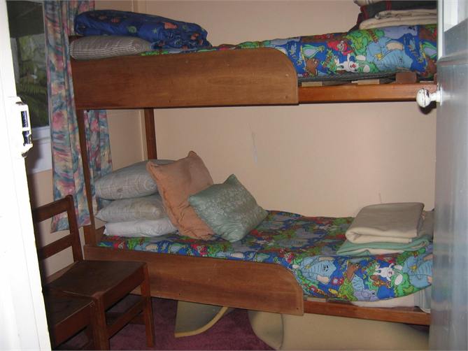 Back bunk room