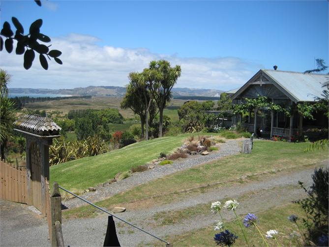 Front entrance with view to sea