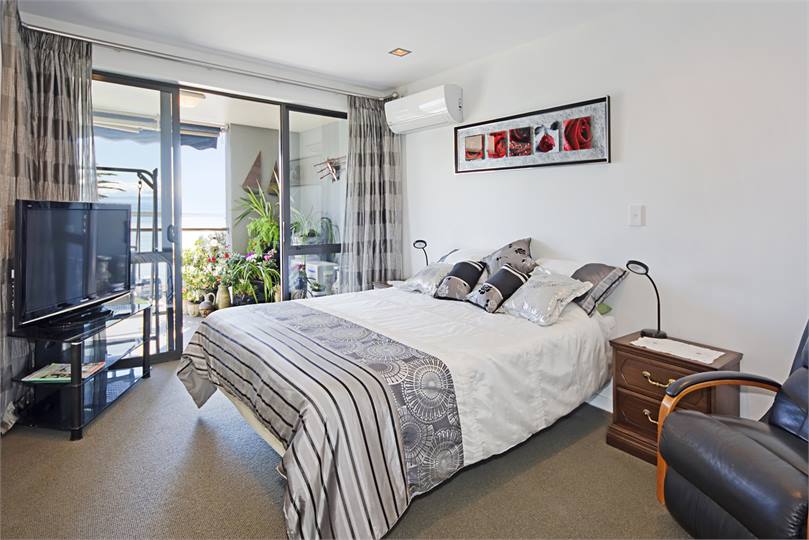 Master Bedroom with Queen bed