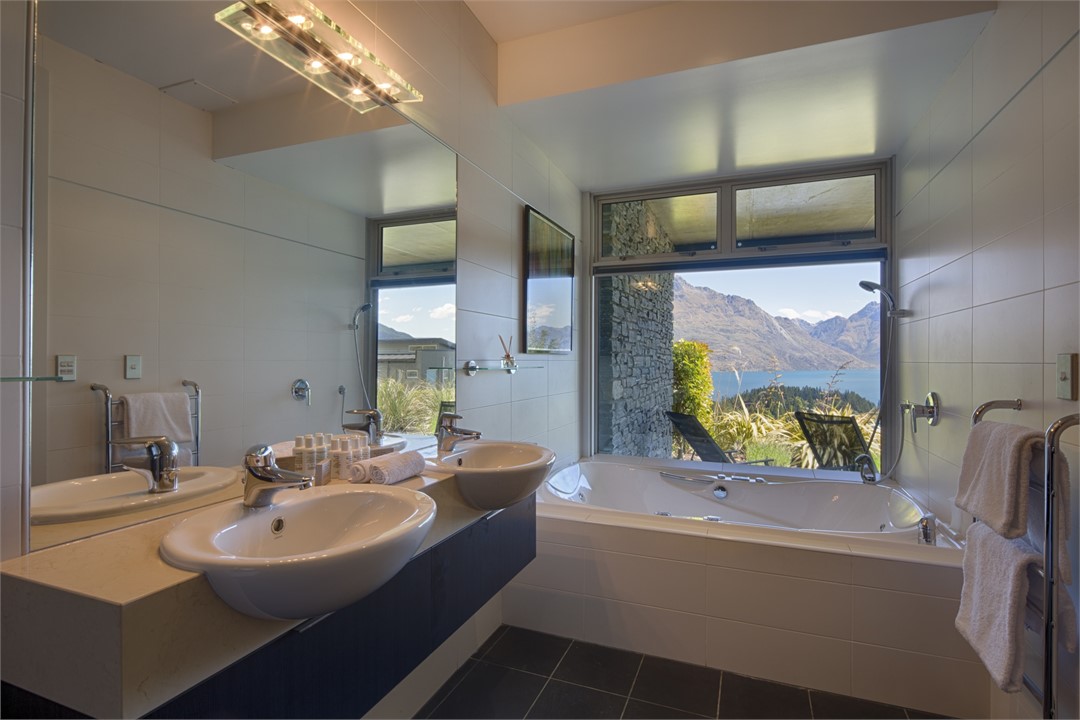 relax in the spa bath with mountain views