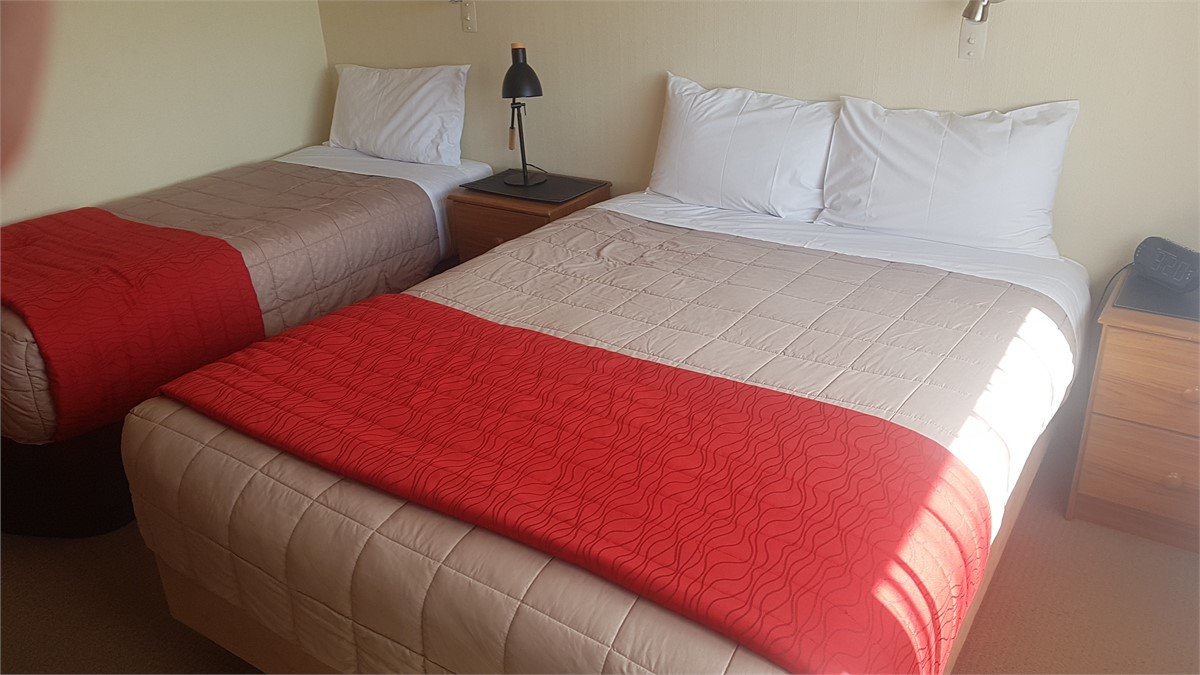 2nd Bedroom Queen and single bedroom