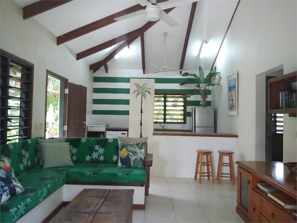 Troppo Delux open plan living -kitchen