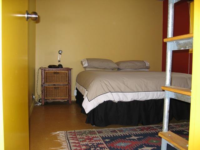 Main Bedroom (Queen Size)