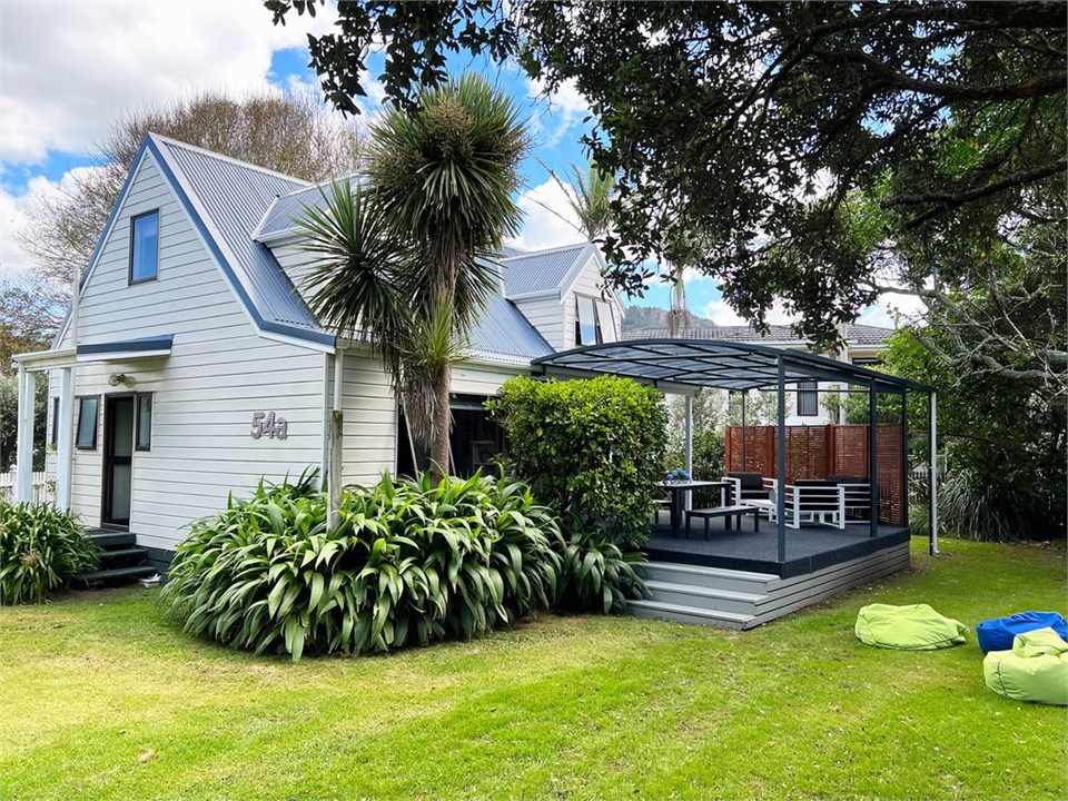 The Escape Artist (Bachcare) Whiritoa Holiday Home for rent Holiday