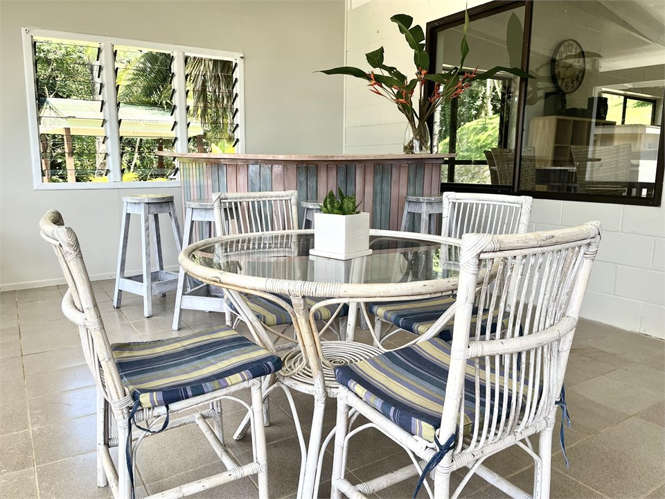 Outdoor Terrace Dining