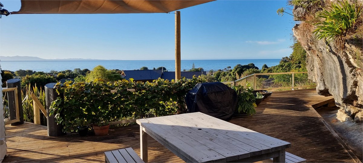 What more could you want.... expansive decks, dram