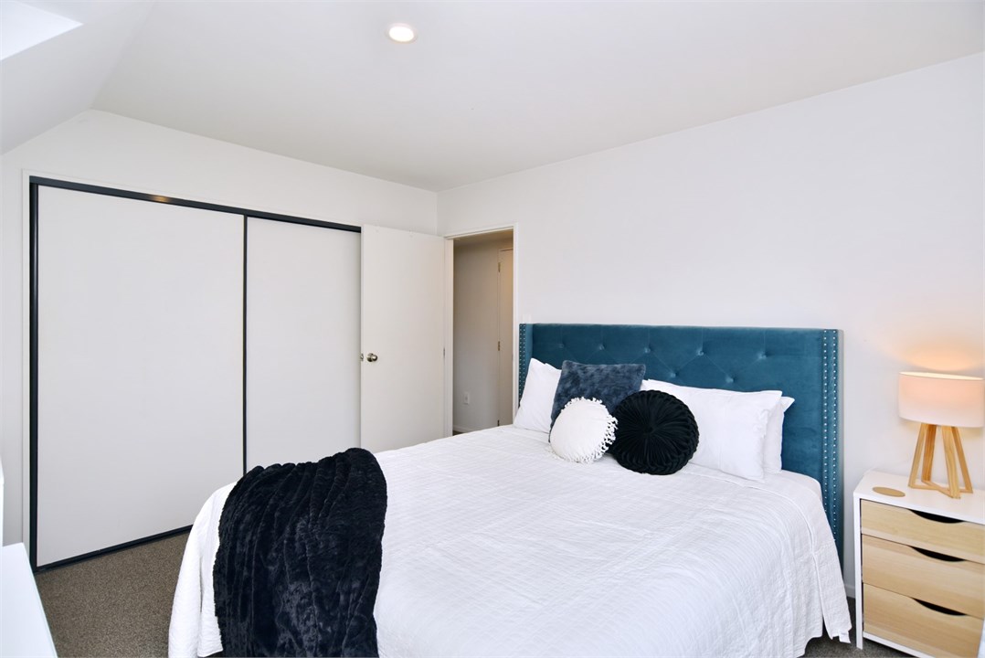 Bedroom 1 has a King bed