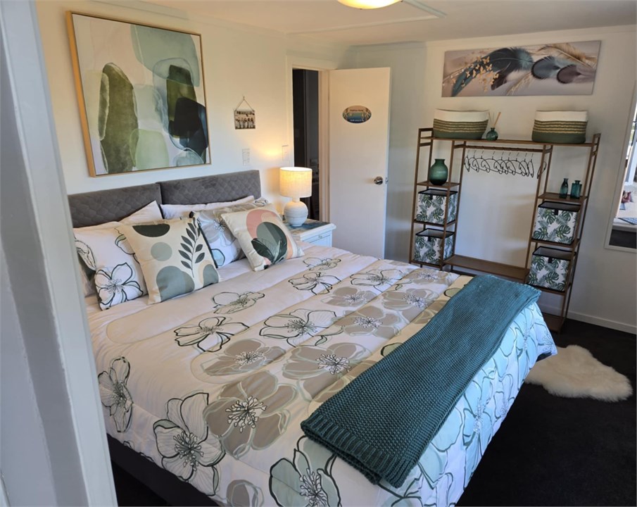 Downstairs Delphine room