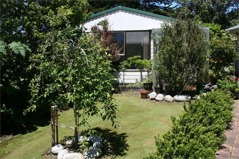 Steeples Studio behind cottage