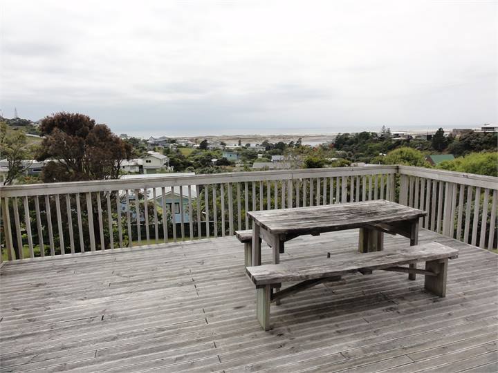Kauri Tree (Bach Stay) Mangawhai Heads Holiday Home for rent