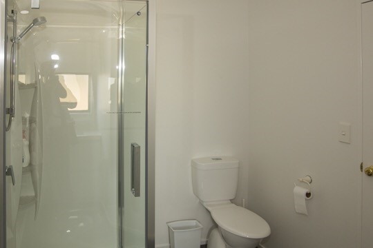 Upstairs bathroom (ensuite)