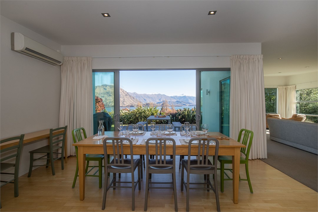 Table seating 8, with extra seating close by