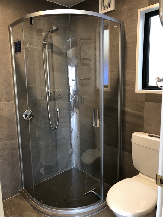 Upstairs shower  (new)