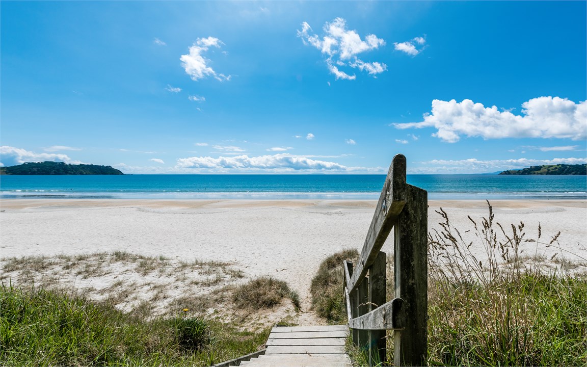 Onetangi Beach