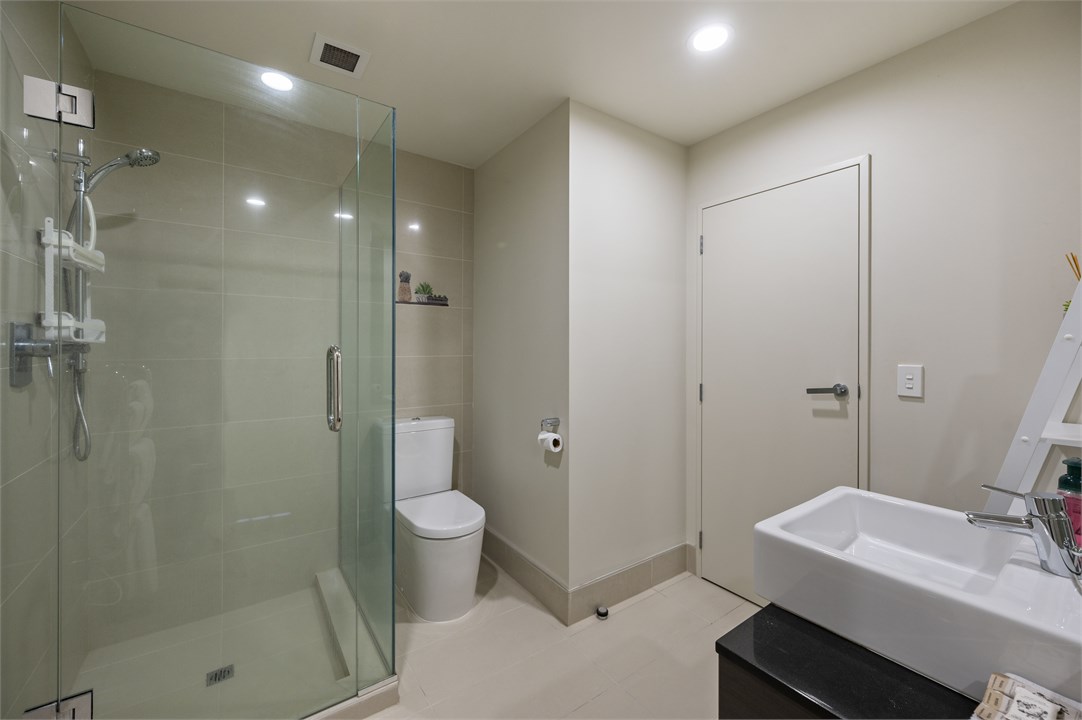 Main bathroom