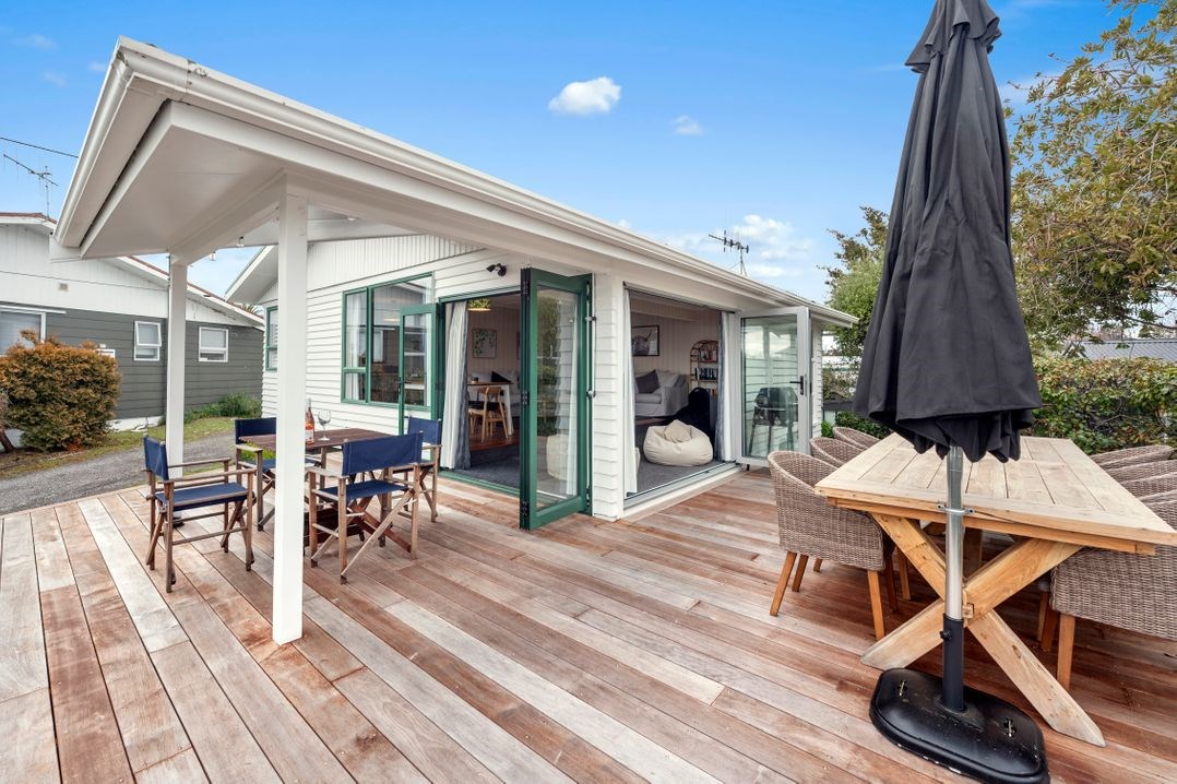 Radiant Rainbow Point (Bachcare) Lake Taupo Holiday Home for rent
