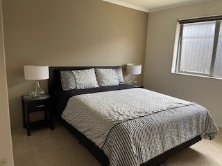 Bedroom with Queenside Bed