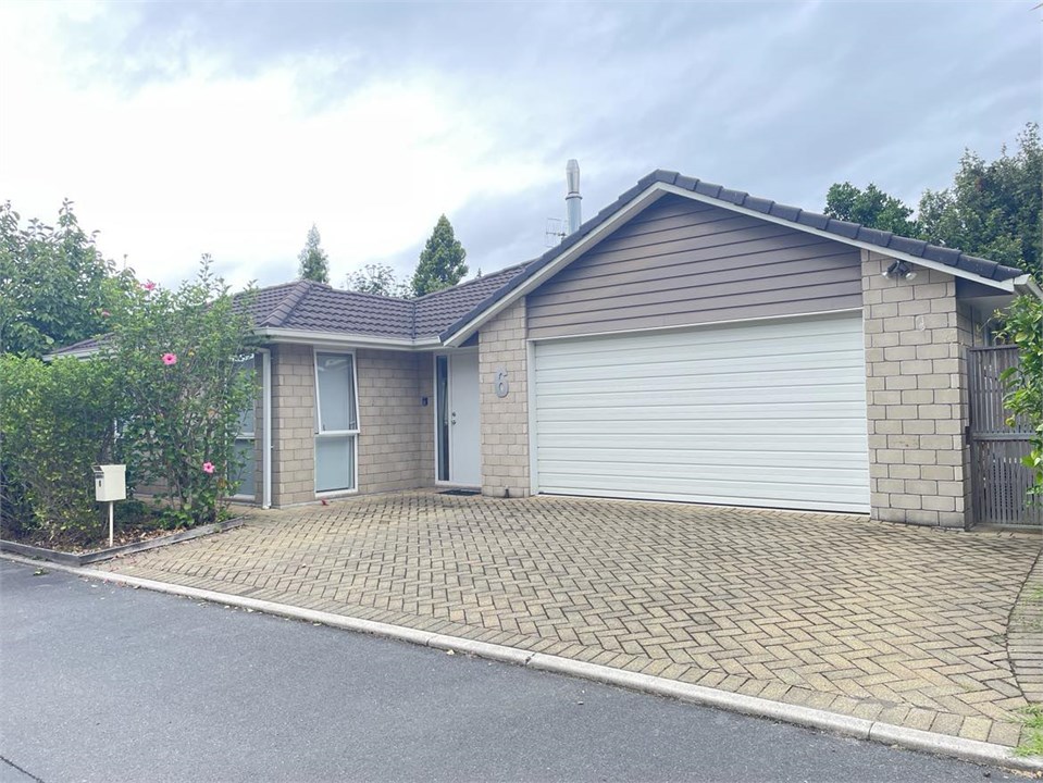 House front - Parking available in front for 3 car