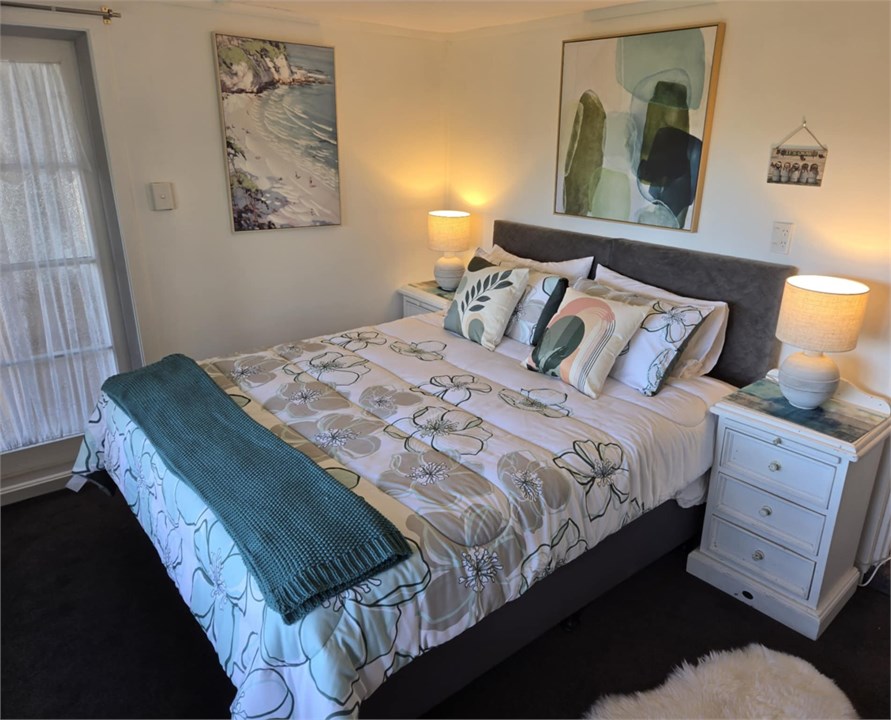 Downstairs Delphine room