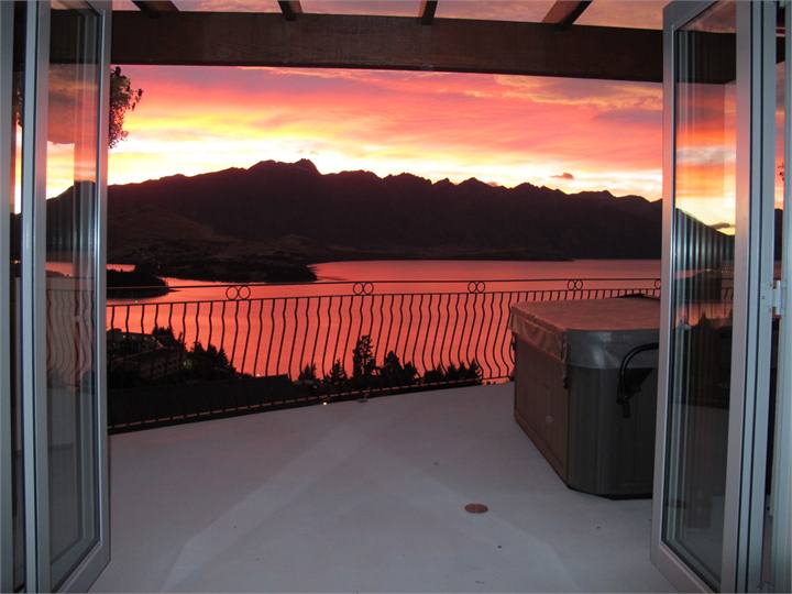 Sunrise View from Mater Bed