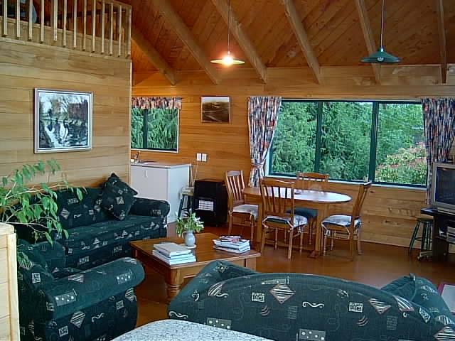 Lodge  Lounge - Dining