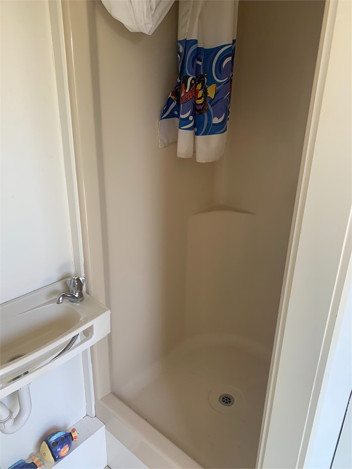 Flat- shower