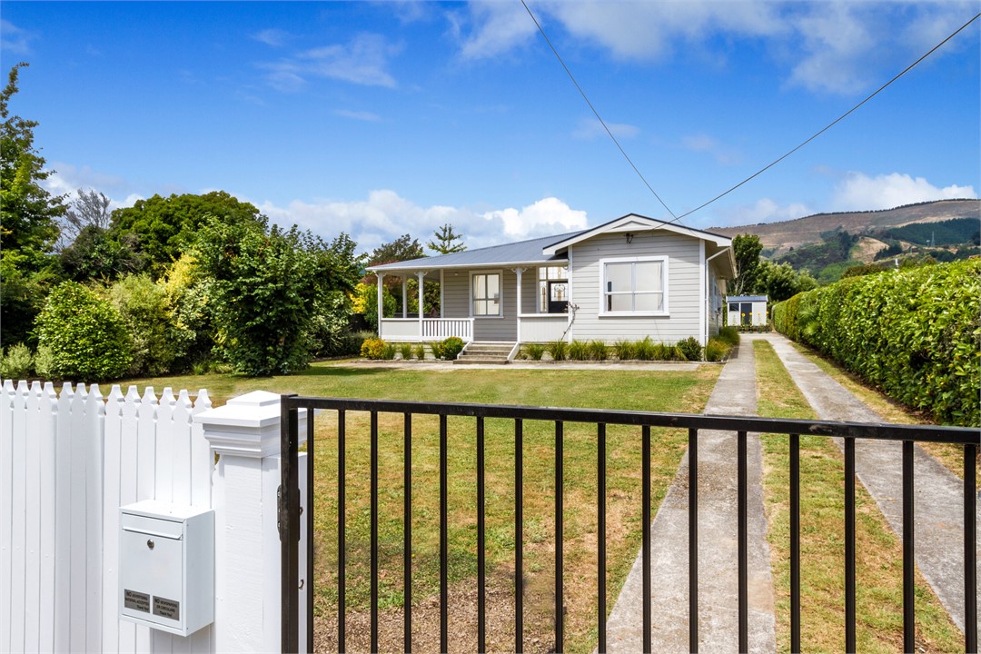 Corokia Villa - Richmond, Tasman Holiday Home