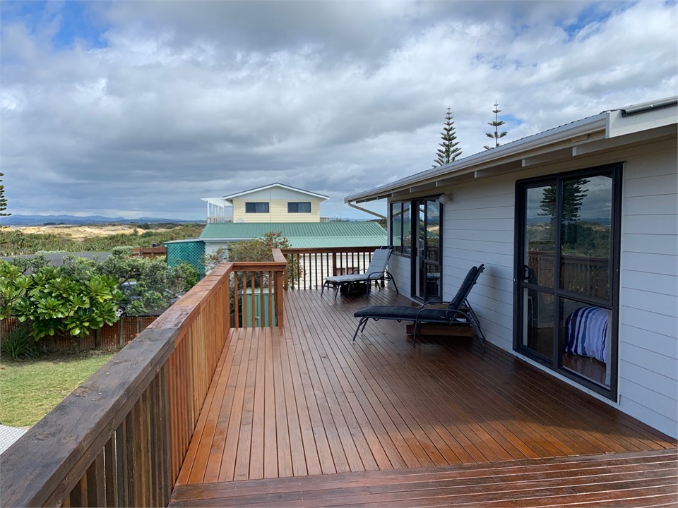 Lounge & Master  flow to Seaview deck