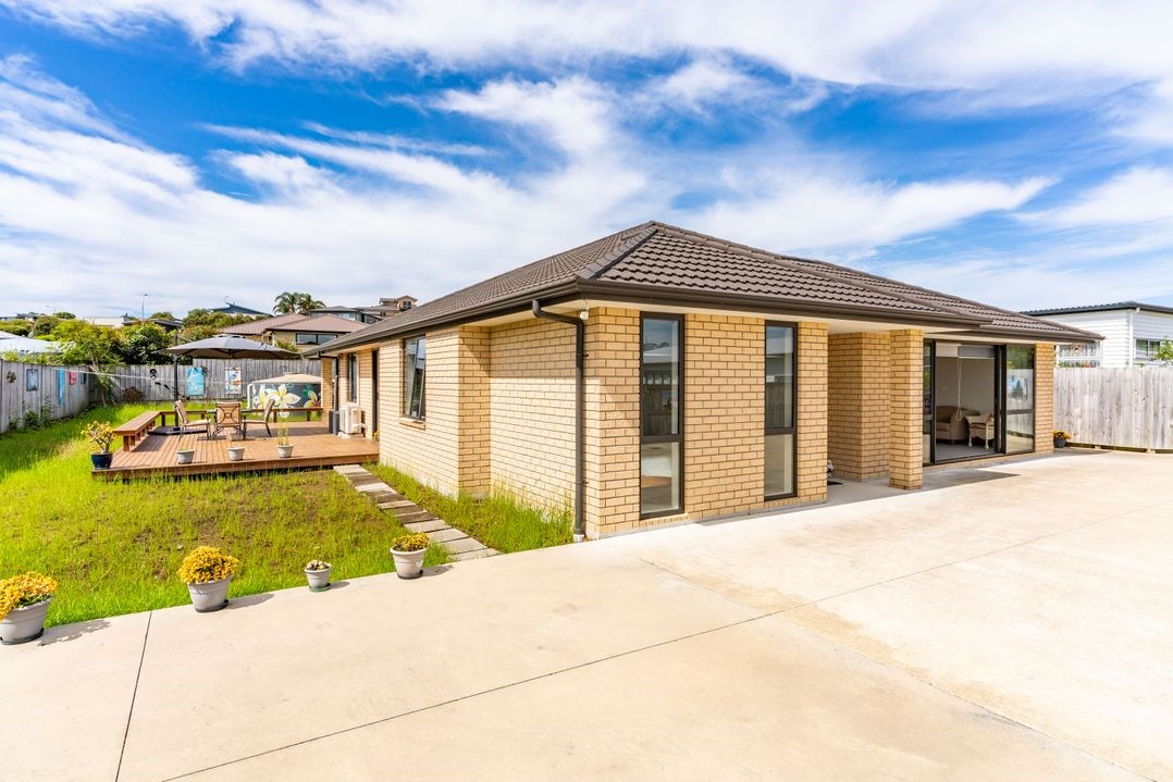 Summertime Bliss (Bachcare) Mangawhai Heads Holiday Home for rent