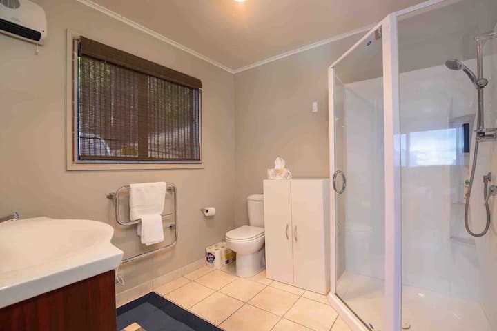 Ensuite to main double room