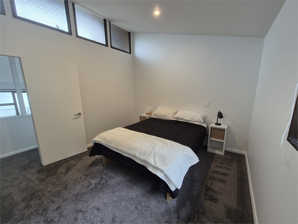 Upstairs bedroom 3, queen