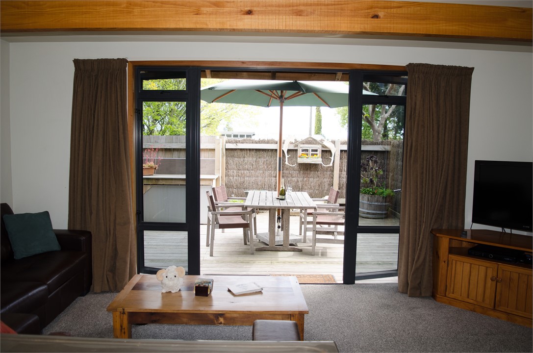 Lounge to outdoor Patio