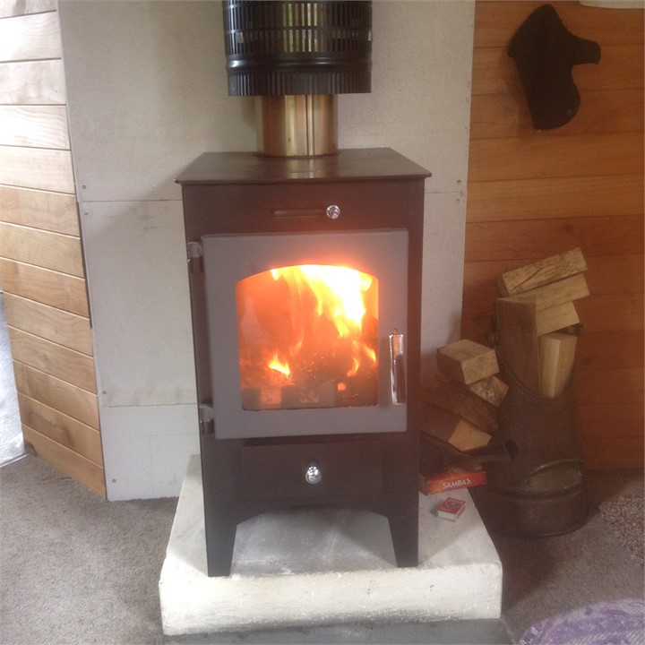 Small log burner