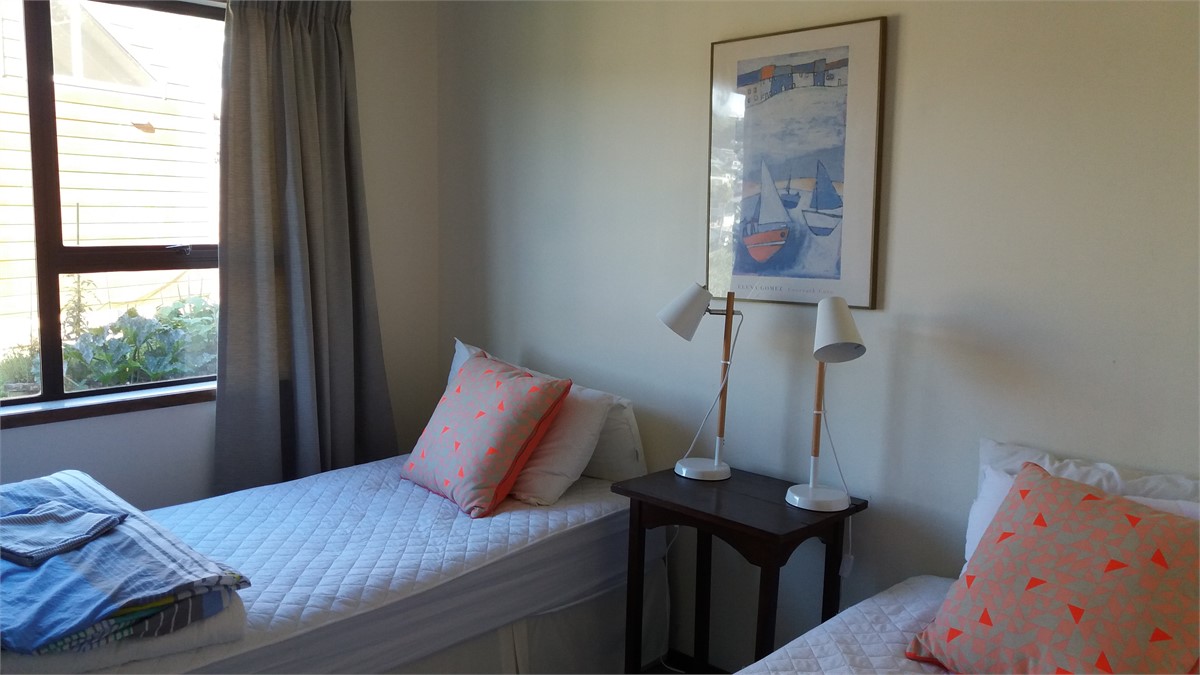 Twin bedroom - first floor