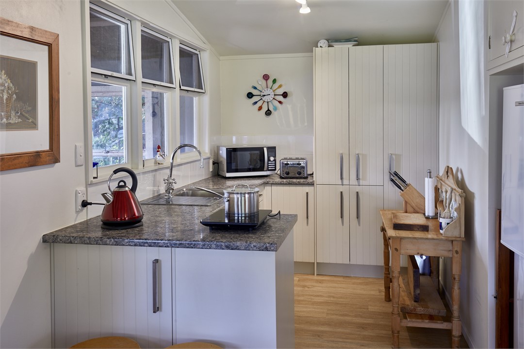 Cottage kitchenette, convection/microwave, single 