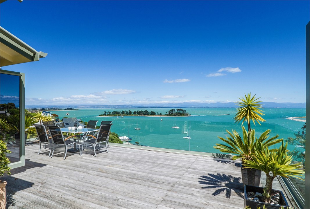 Expansive balcony decks & views!