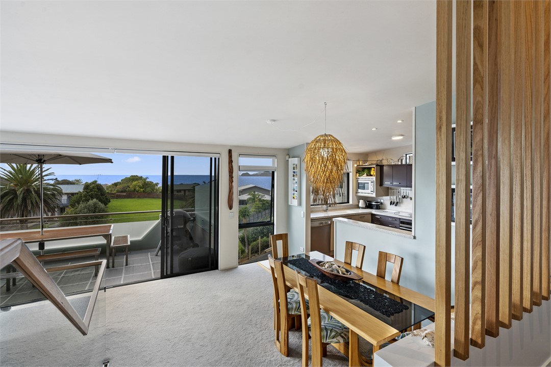 View down todinning area