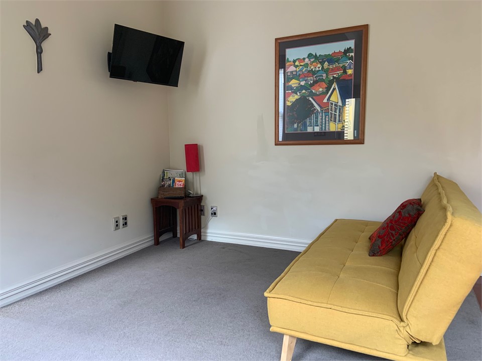 Small lounge area