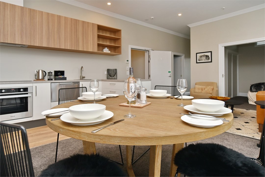 Dining table that seats 4 people