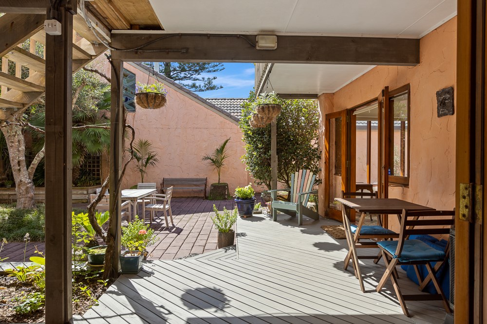 All suite rooms open out onto covered deck entry a