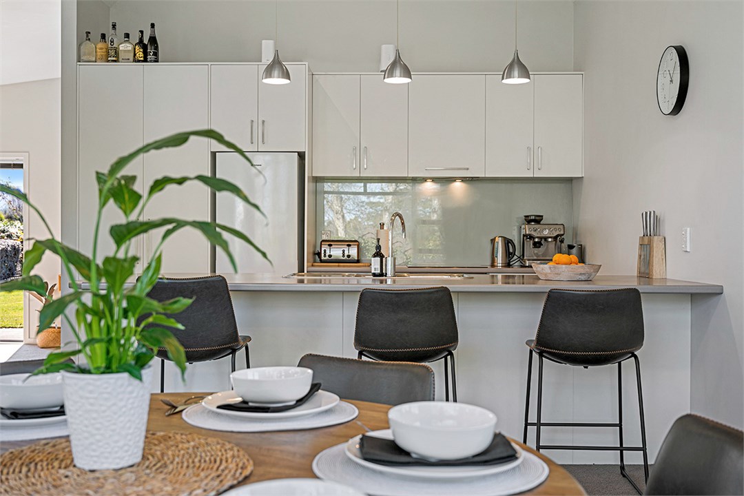 Dining & kitchen area