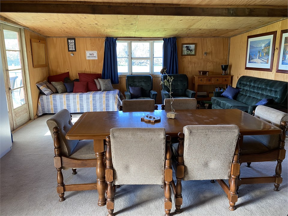 Living room with Single bed