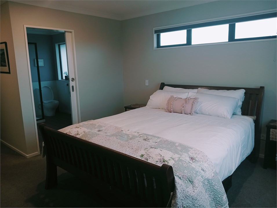 Master looking into ensuite