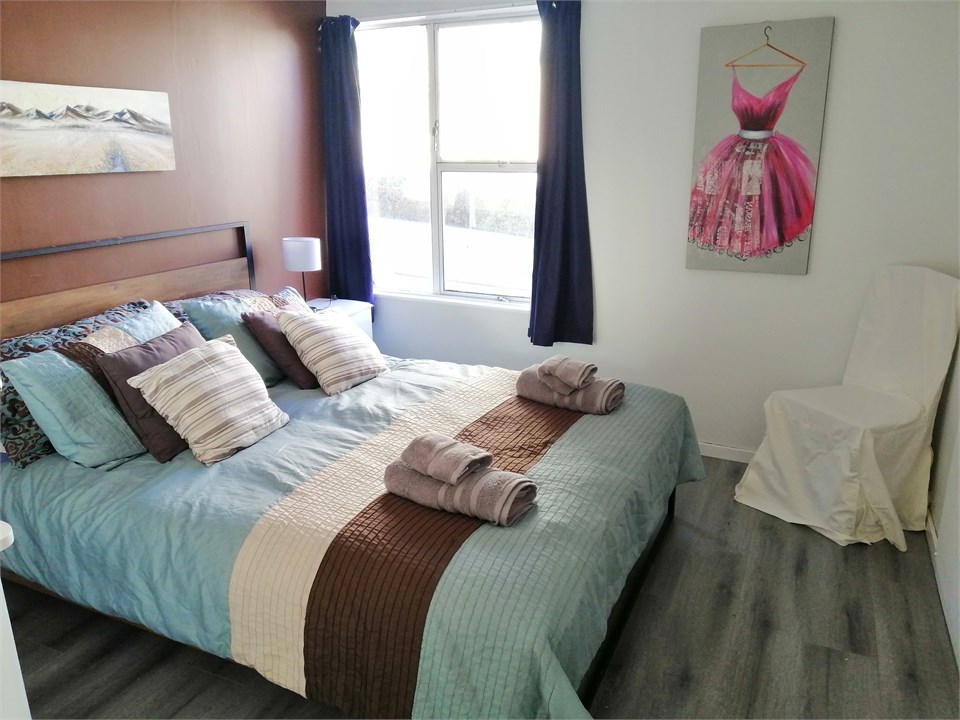 Master Bedroom with Queen bed