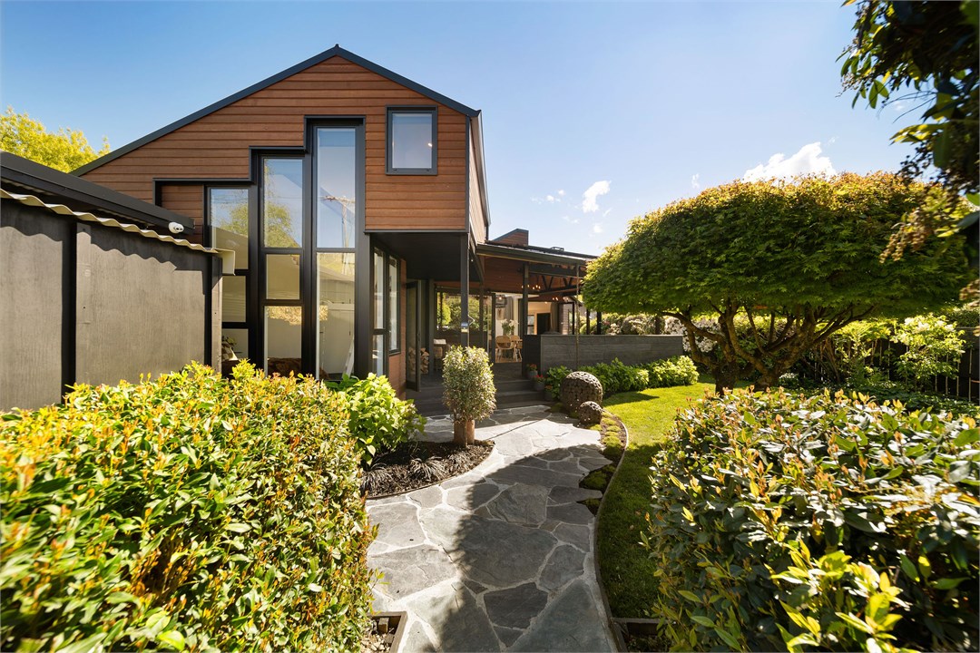 Aura Queenstown Holiday Homes | Arrowtown Luxury E