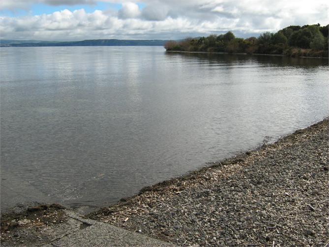 Lake Taupo - Oruatua Beach area