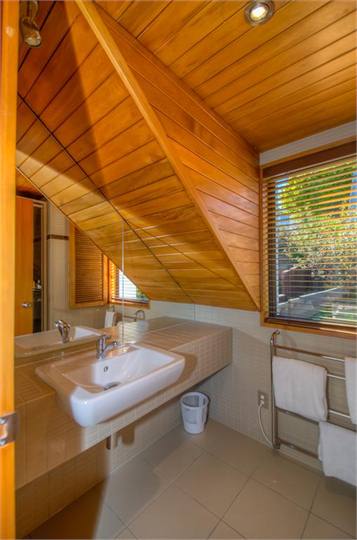 Master bedroom ensuite