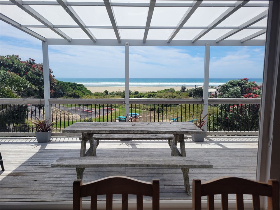 CASA DEL MAR Cosy 3 bdrm beach house Ahipara Bay Beach House for
