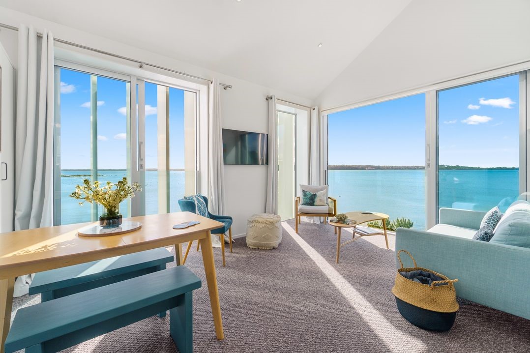 Harbour View (Bachcare) - Auckland Holiday Home For Rent | Holiday Houses