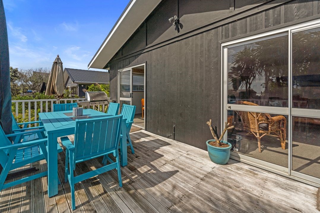 Coastal Oasis (Bachcare) Papamoa Holiday Home for rent Holiday Houses